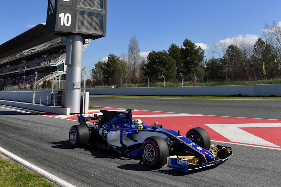 Marcus Ericsson leaves the pit lane for his run