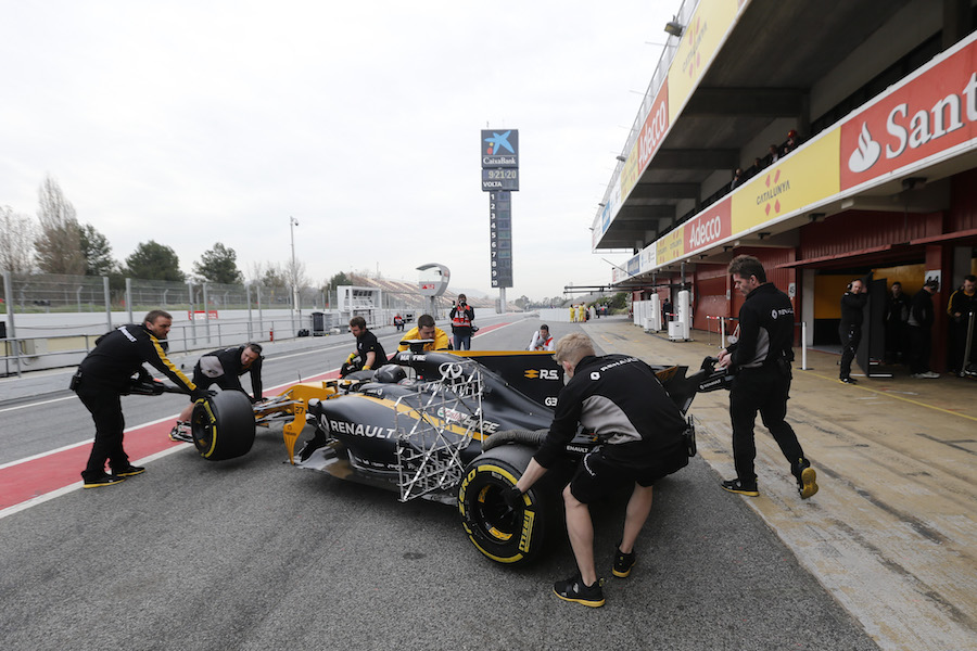 Nico Hulkenberg returns to the pit after the run with aero sensors