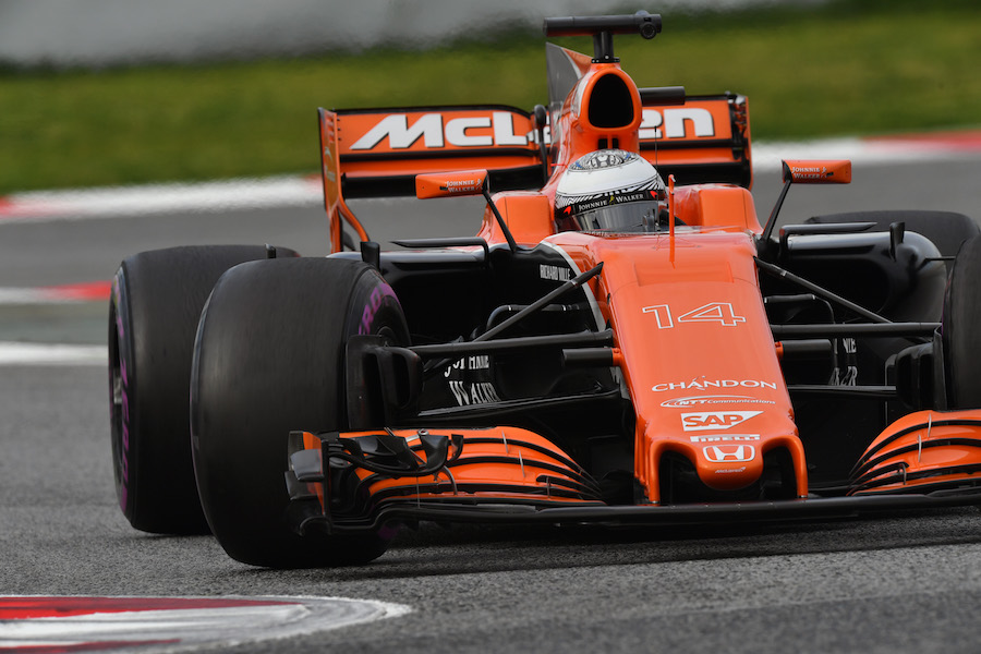 Fernando Alonso evaluates ultra-soft tyres