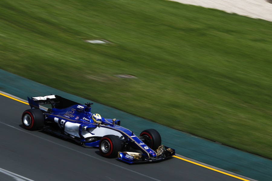 Marcus Ericsson works hard to keep his pace
