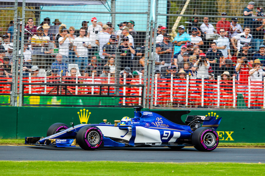 Marcus Ericsson works hard to keep its pace