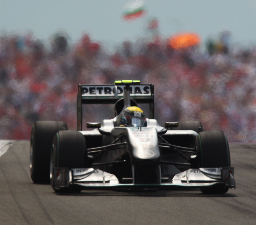Nico Rosberg on his way to fifth