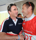Nigel Mansell shakes hands with eight-time Le Mans winner Tom Kristensen