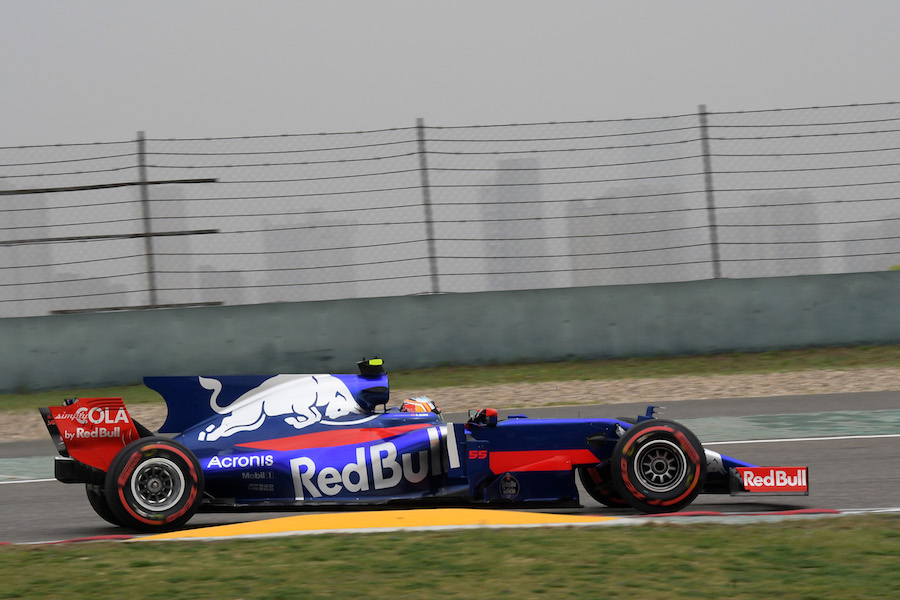 Carlos Sainz puts the supersoft tyres