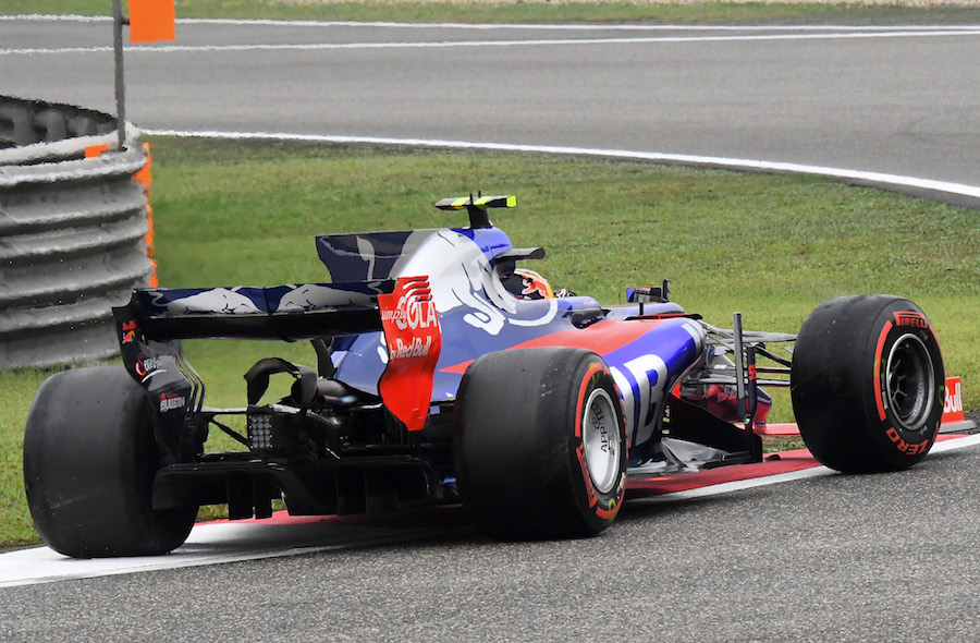 Carlos Sainz spins during the race
