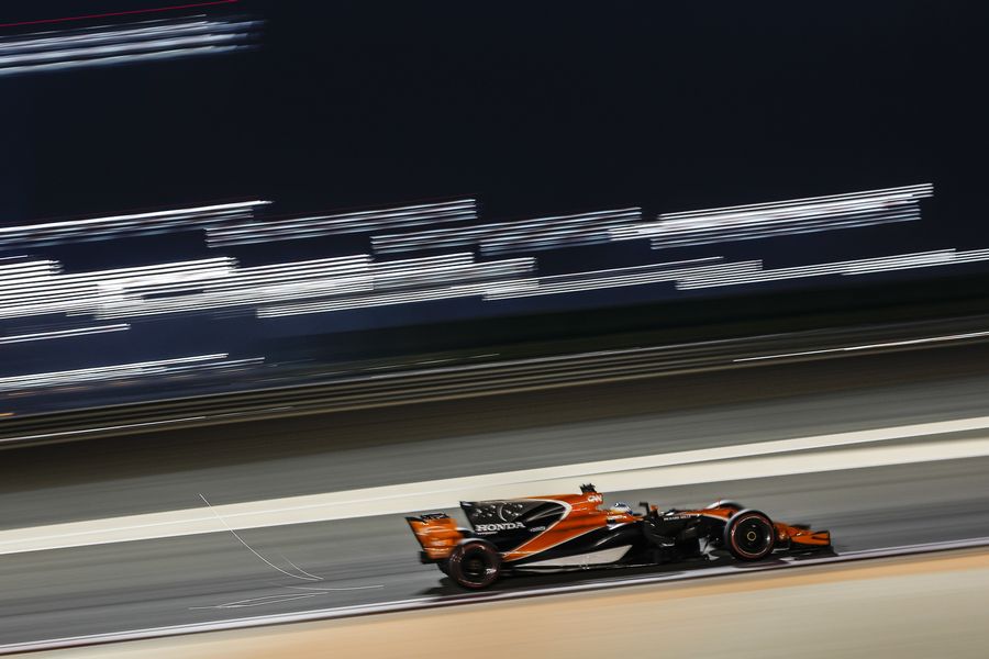 Fernando Alonso suffers an issue in qualifying