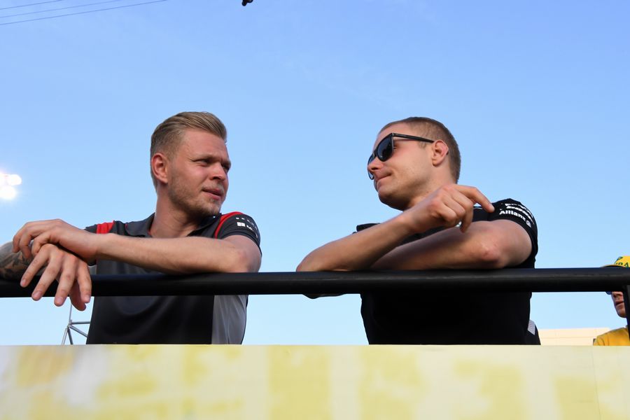 Kevin Magnussen and Valtteri Bottas during the drivers parade