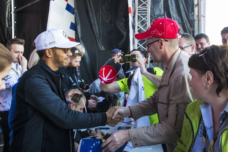 Lewis Hamilton meets the fans in Sochi