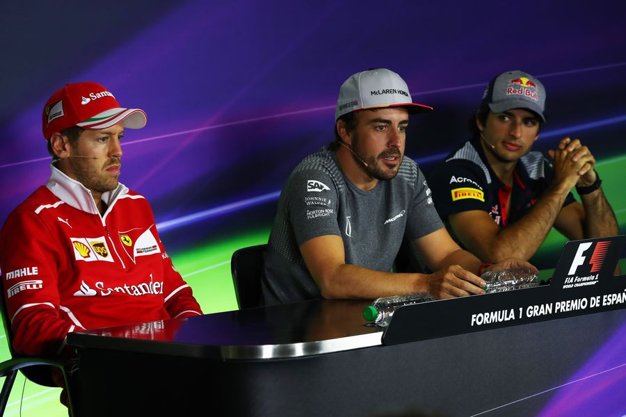 Sebastian Vettel, Fernando Alonso and Carlos Sainz jr in the Press Conference