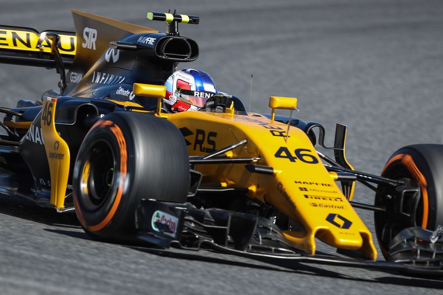 Sergey Sirotkin on track in the Renault
