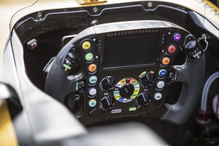 Renault RS17 steering wheel detail