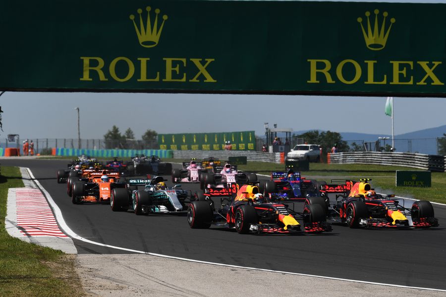 Daniel Ricciardo and Max Verstappen at the start of the race