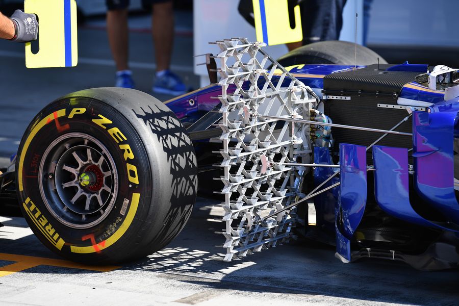 Sauber car with aero sesnors in the pit box