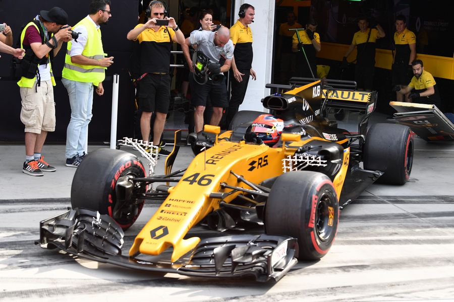 Robert Kubica pulls out of the Renault garage