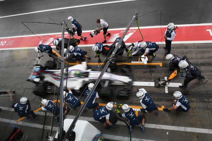 Felipe Massa pit stop in the Williams
