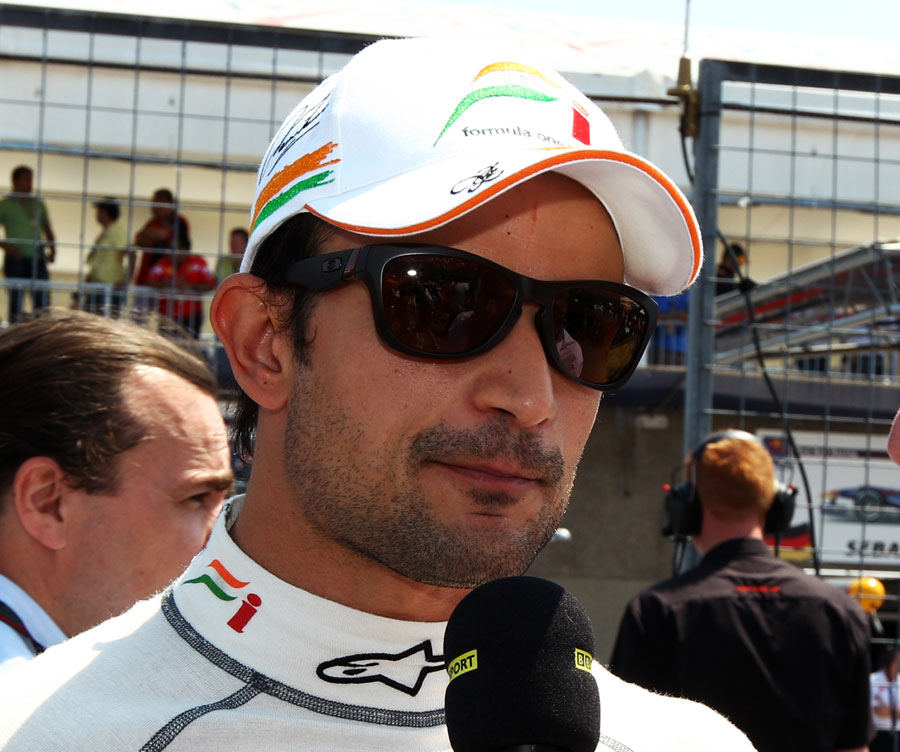Tonio Liuzzi gives an interview on the grid