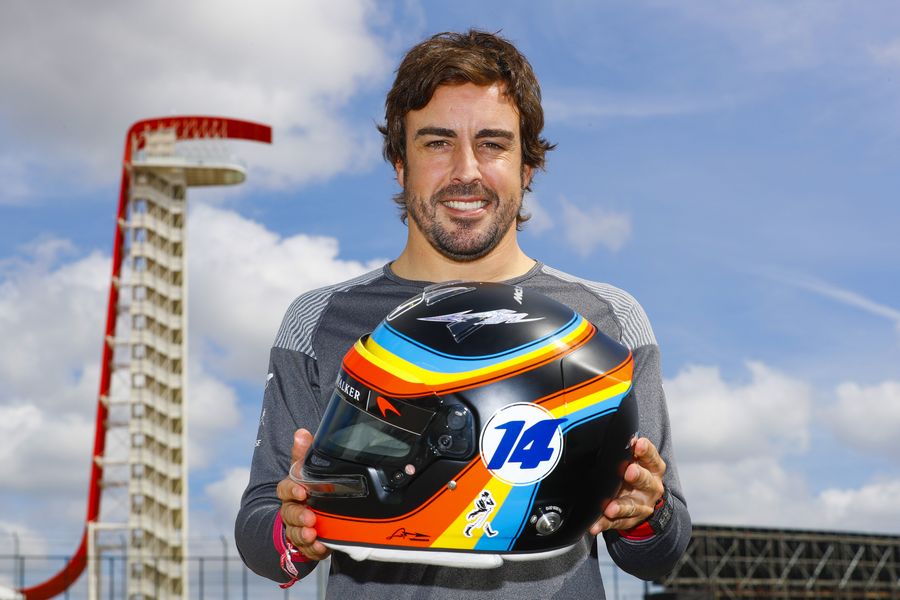 Fernando Alonso with his special edition helmet