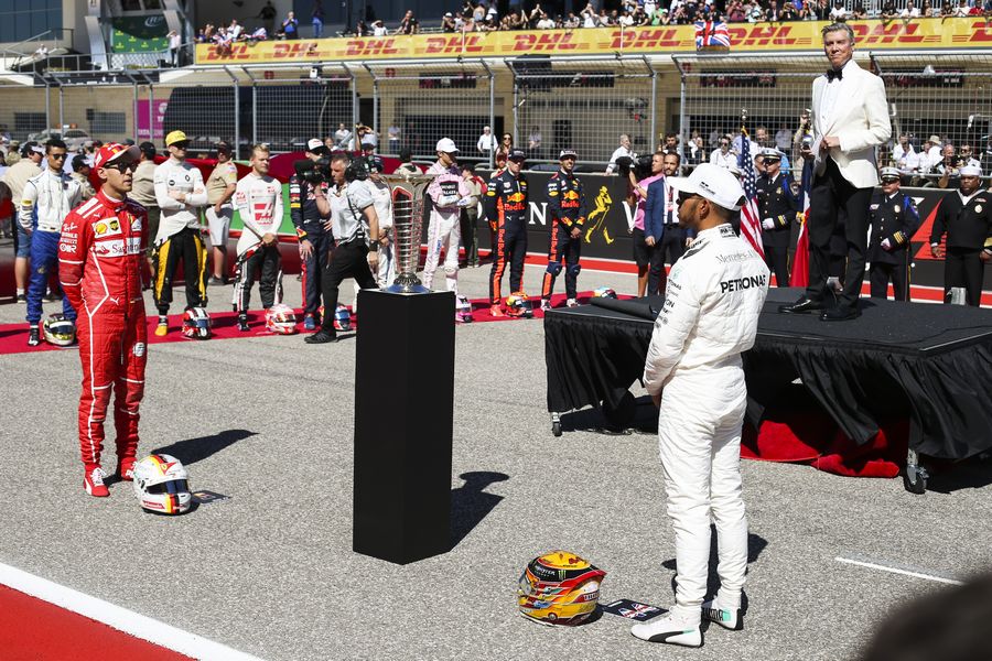 Sebastian Vettel and Lewis Hamilton on the grid