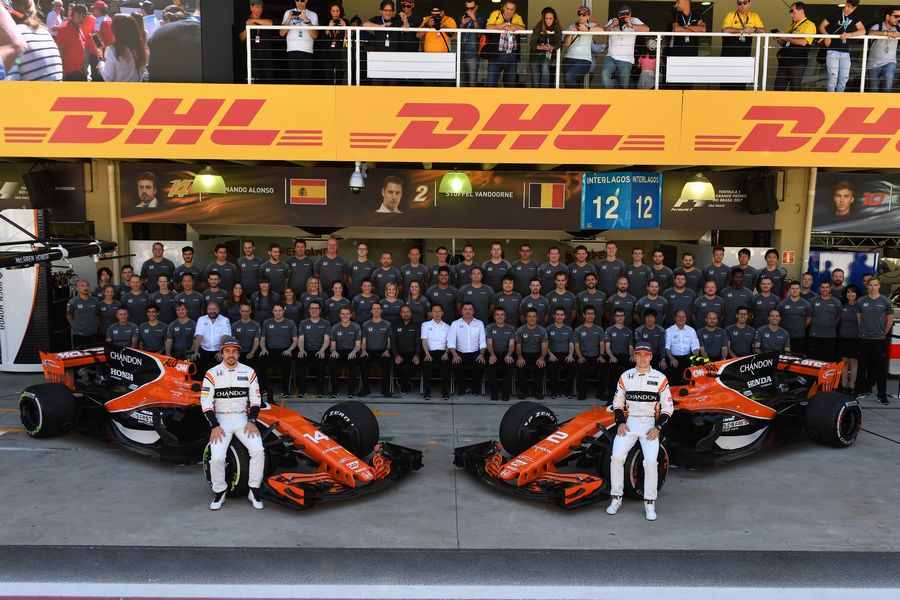 Fernando Alonso and Stoffel Vandoorne at the McLaren Team photo