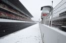 Red light as snow stops testing on day three