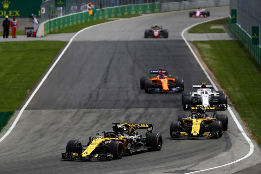 Nico Hulkenberg and Carlos Sainz on track in the Renault
