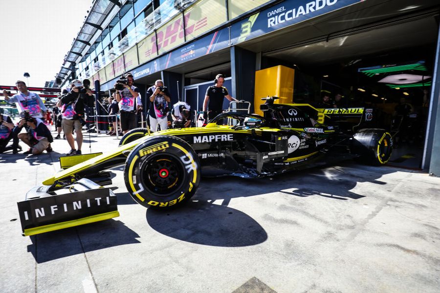 Daniel Ricciardo pulls out of the Renault garage