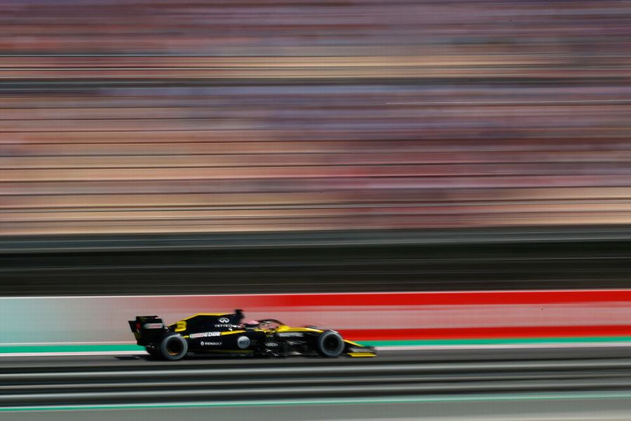 Daniel Ricciardo on track in the Renault