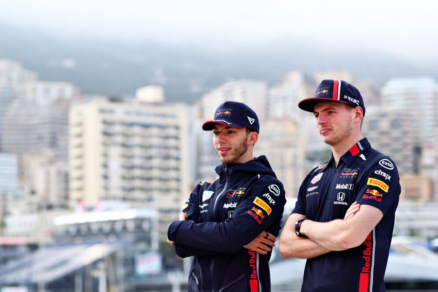 Max Verstappen and Pierre Gasly pose for a photo