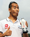 Sakon Yamamoto keeps hydrated