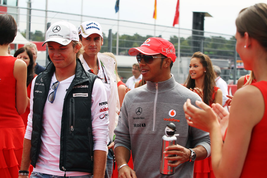 Lewis Hamilton talks to good friend Nico Rosberg