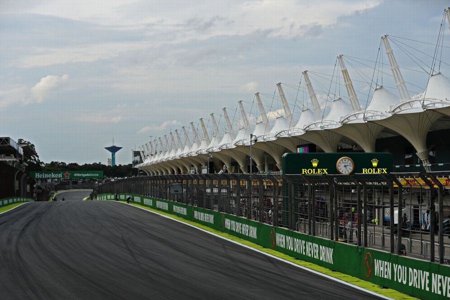 A general view of the circuit