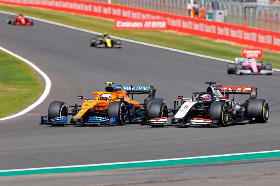 Lando Norris and Romain Grosjean battles for position