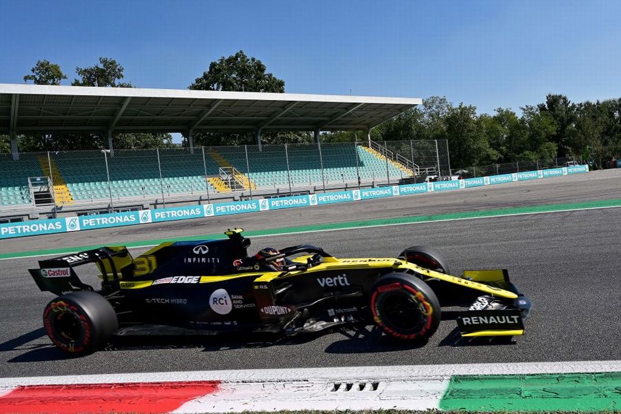 Esteban Ocon on track in the Renault