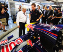 Bernie Ecclestone inspects Red Bulls front wing