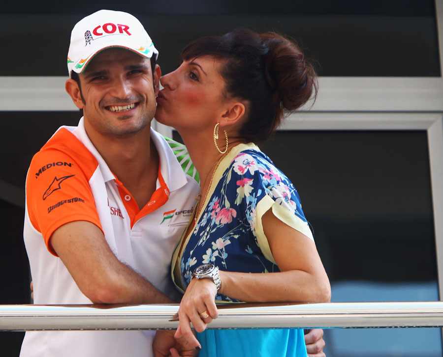 Tonio Liuzzi with his girlfriend in the paddock