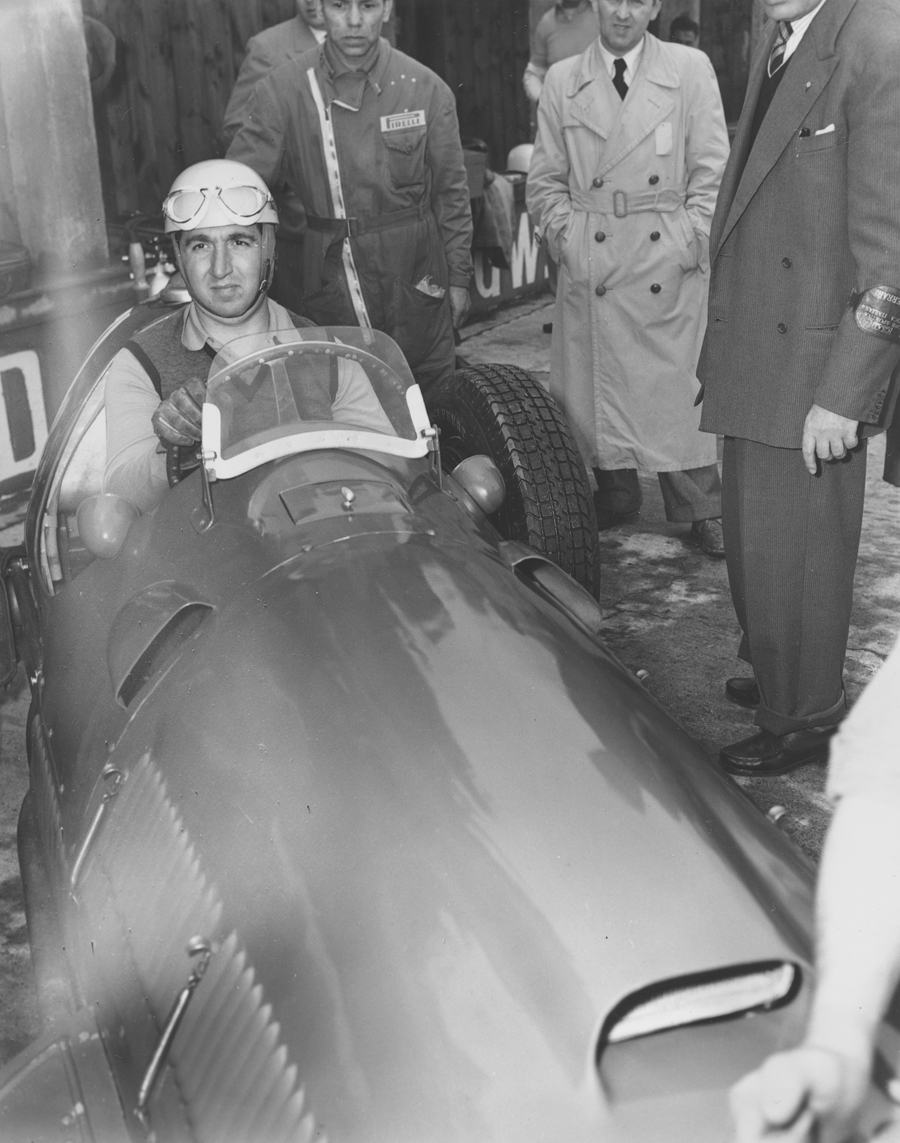 Alberto Ascari prepares to head out on track