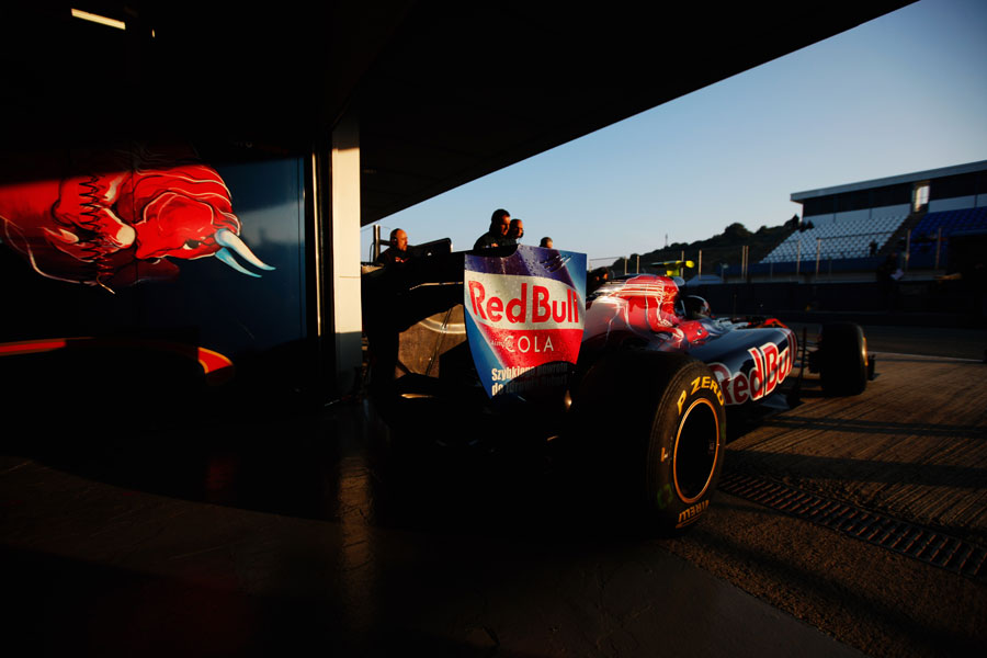 Jaime Alguersuari leaves the Toro Rosso garage