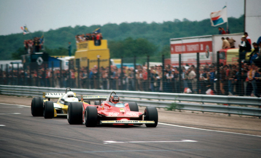 Gilles Villeneuve leads Rene Arnoux at Dijon