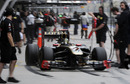 Nick Heidfeld leaves the Renault pit